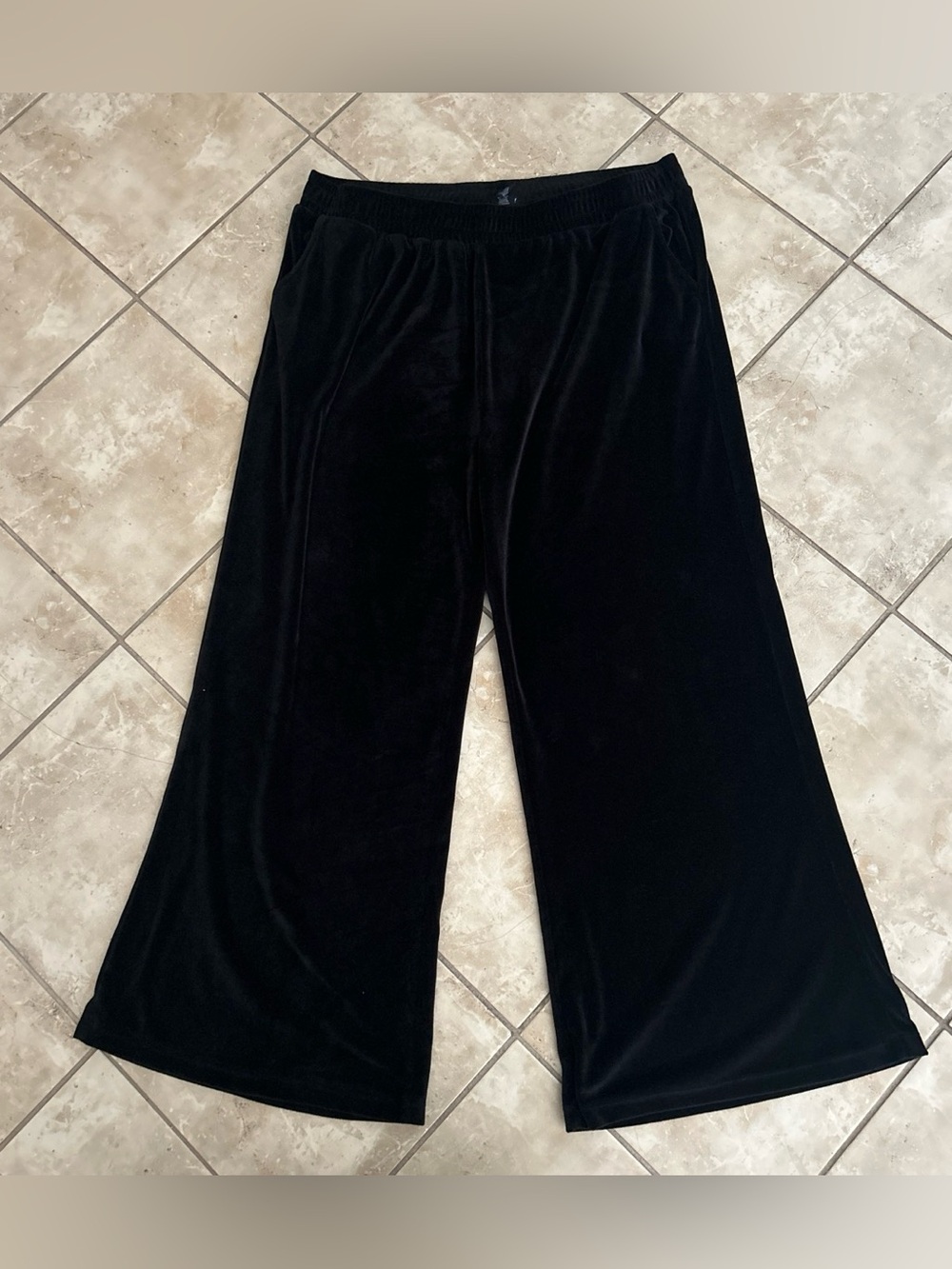 Bae City women’s crop Velvet Wide Leg Pants Sz 3X